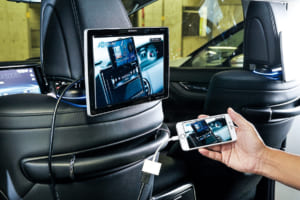 スマホをカーナビに接続して音楽 動画を楽しみたい Hdmi Usb Auxなどの方法を指南 Auto Messe Web カスタム アウトドア 福祉車両 モータースポーツなどのカーライフ情報が満載