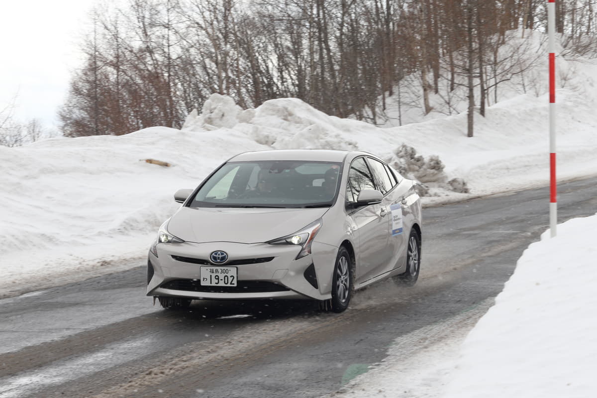 冬なのにオーバーヒート ハイビームもダメ 雪道のドライブ で気をつけておくべき６つのポイント Auto Messe Web カスタム アウトドア 福祉車両 モータースポーツなどのカーライフ情報が満載