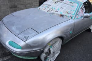 2万円でクルマを全塗装 ハケとローラーで行う 自家塗装キット を愛車のロードスターに試した結果は Auto Messe Web カスタム アウトドア 福祉車両 モータースポーツなどのカーライフ情報が満載