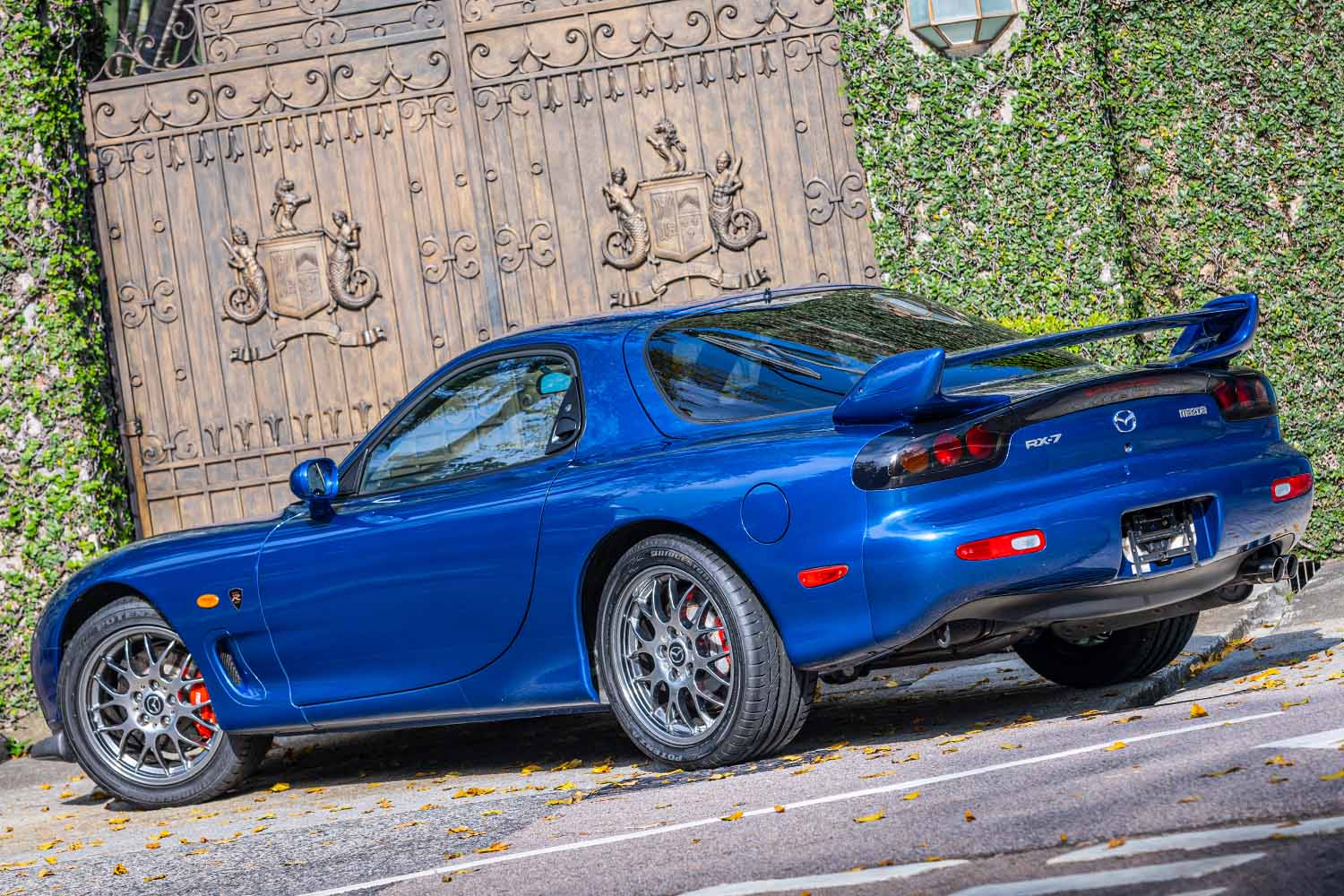 マツダ「RX-7」が新車価格の4倍に！ 1765万円で落札された「スピリット