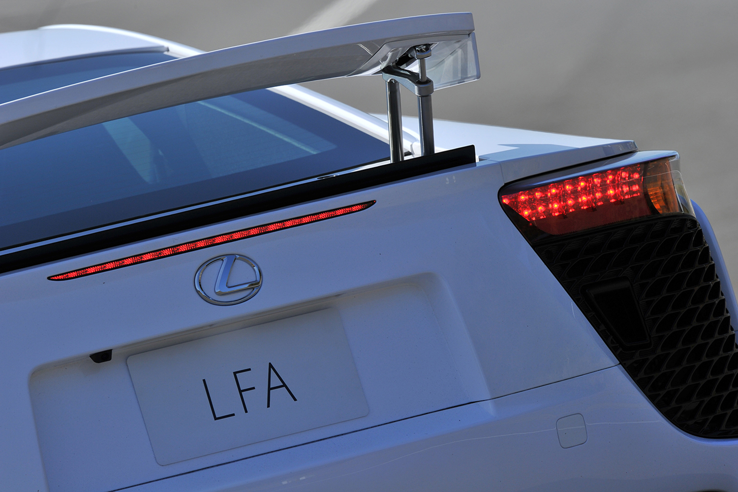 2000GT」や「LFA」だけではない！ ヤマハの技術が注がれた「名車」と