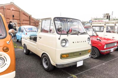 三菱 ミニキャブ：オーナーの田辺さんはこの車両を含めて何台もの昭和時代のミニキャブを所有するマニアだ