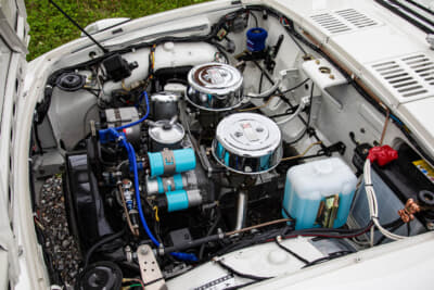 トヨタ スポーツ800：2U型エンジンは790ccの空冷水平対向2気筒OHVで、カタログ値の最高出力は45ps