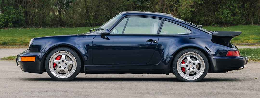 ポルシェ「911ターボ3.6」が約4360万円で落札！「964型」で最も人気のある1台は「マイルからキロ」に変更されていました