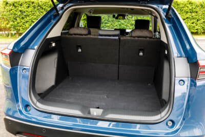 ホンダ ヴェゼル e:HEV X HuNTパッケージ（4WD）：ラゲッジルームの容量は404L