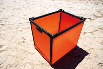 トヨタ ハイエース：折りたたみ式のボックス