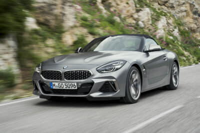 BMW Z4：エンジンはスープラもZ4も両者ともに、直列4気筒2Lターボと直列6気筒3Lターボを選べる