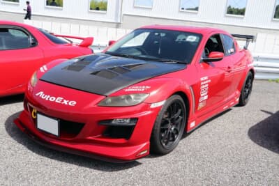 マツダ RX-8：鋭いフロントフェイスに仕上げるために、ナイトスポーツ製アイラインをセット