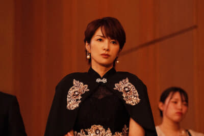 ステラ・リーを演じる吉瀬美智子（C）2024「帰ってきた あぶない刑事」製作委員会